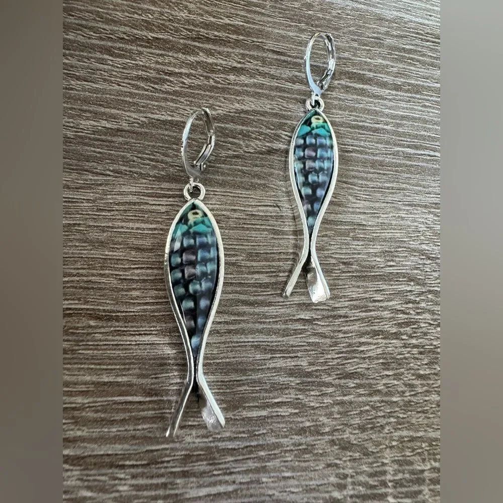 Silver Fish-Shaped Earrings A1462